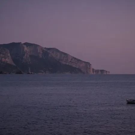 Borgo Marinaro La Medusa - Matrimoniale Con Bagno Privato- شقة فندقية أرباتاكْسْ